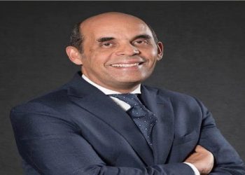 رئيس بنك القاهرة: التوسع فى طرح بطاقة ميزة المدفوعة مقدماً للشركات