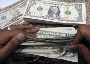 في بداية الاسبوع الجديد للعمل بالبنوك..  استقرار سعر الدولار اليوم