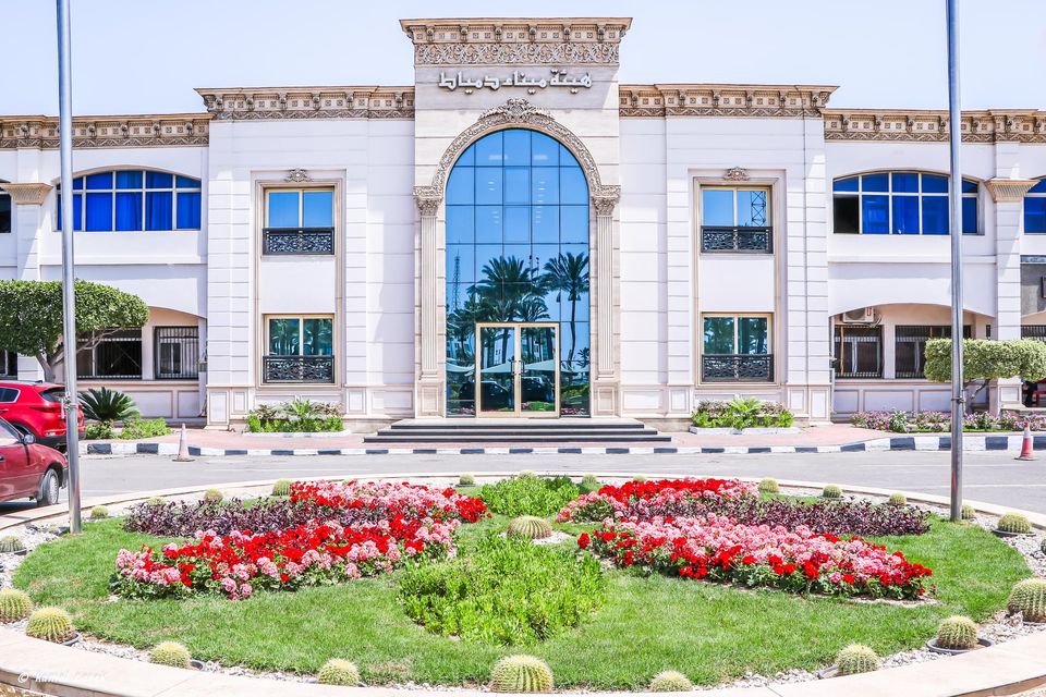 ميناء دمياط يستقبل 22700 طن ذرة