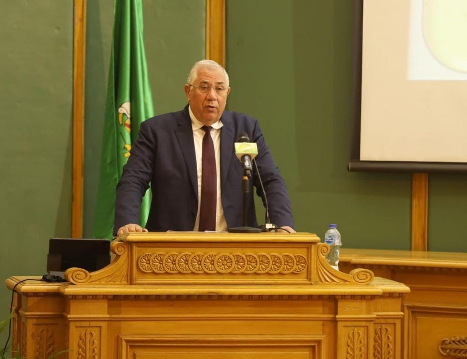 القصير يعلن تفعيل مركز الزراعات التعاقدية لأول مرة