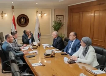 وزير قطاع الأعمال يوجه «جنوب الوادي» بزراعة الذرة وتخصيص مساحة تجريبية لفول الصويا بتوشكى