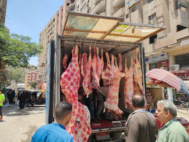 ضبط لحوم فاسدة خلال حملات بيطرية في الجيزة
