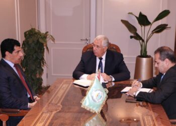 وزير الزراعة يبحث مع السفير القطري بالقاهرة تعزيز التعاون في قطاعات الإنتاج الحيواني والسمكي والداجني