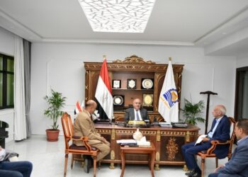 الداودى يتابع أعمال القوافل العلاجية البيطرية بمراكز قنا