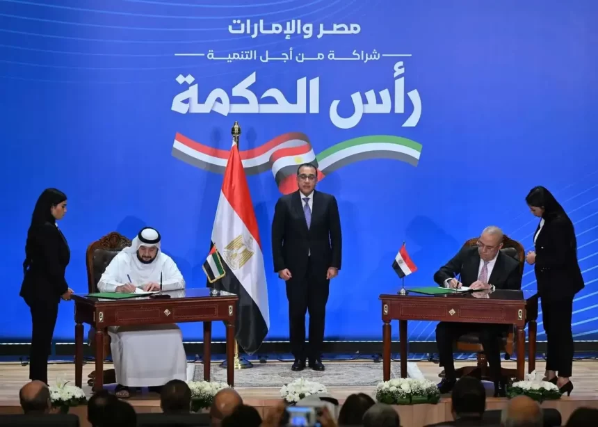 خبراء اقتصاد: القضاء على السوق السوداء للعملة وفرص عمل للملايين إحدى ثمار مشروع "رأس الحكمة"