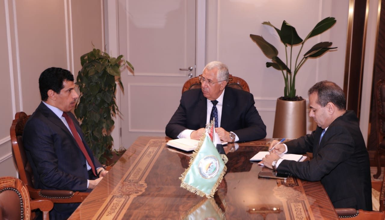 وزير الزراعة يبحث مع السفير القطري بالقاهرة تعزيز التعاون في قطاعات الإنتاج الحيواني والسمكي والداجني