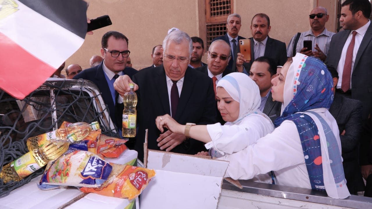 الزراعة تطلق أكبر قافلة منافذ متحركة بالسلع الغذائية إلى شمال سيناء