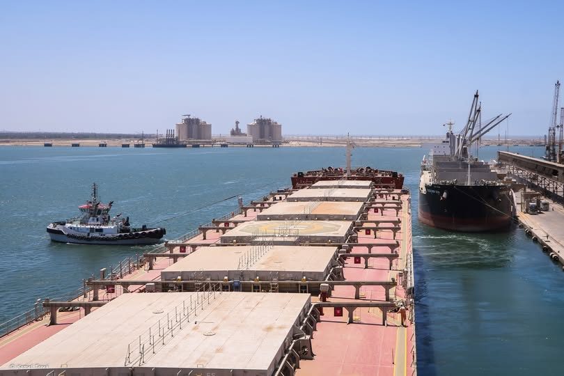ميناء دمياط يستقبل 13430 طن ذرة و 6281 طن قمح